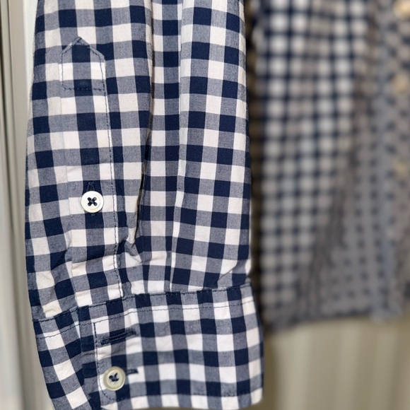 Talbots Women's Navy and White Checkered Button Down Shirt sz Medium - Picture 4 of 7